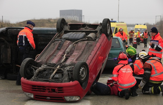 intervention sur accident routier pompiers français et belges